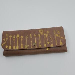 Beautiful hand made genuine leather women's trifold wallet. Brown / gold